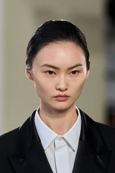 Look 1